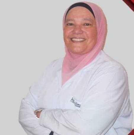 أ.د.عزة مصطفي أستاذ طب الاطفال في جامعة الاسكندرية
