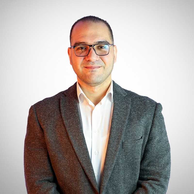 Dr Mahmoud Esamil